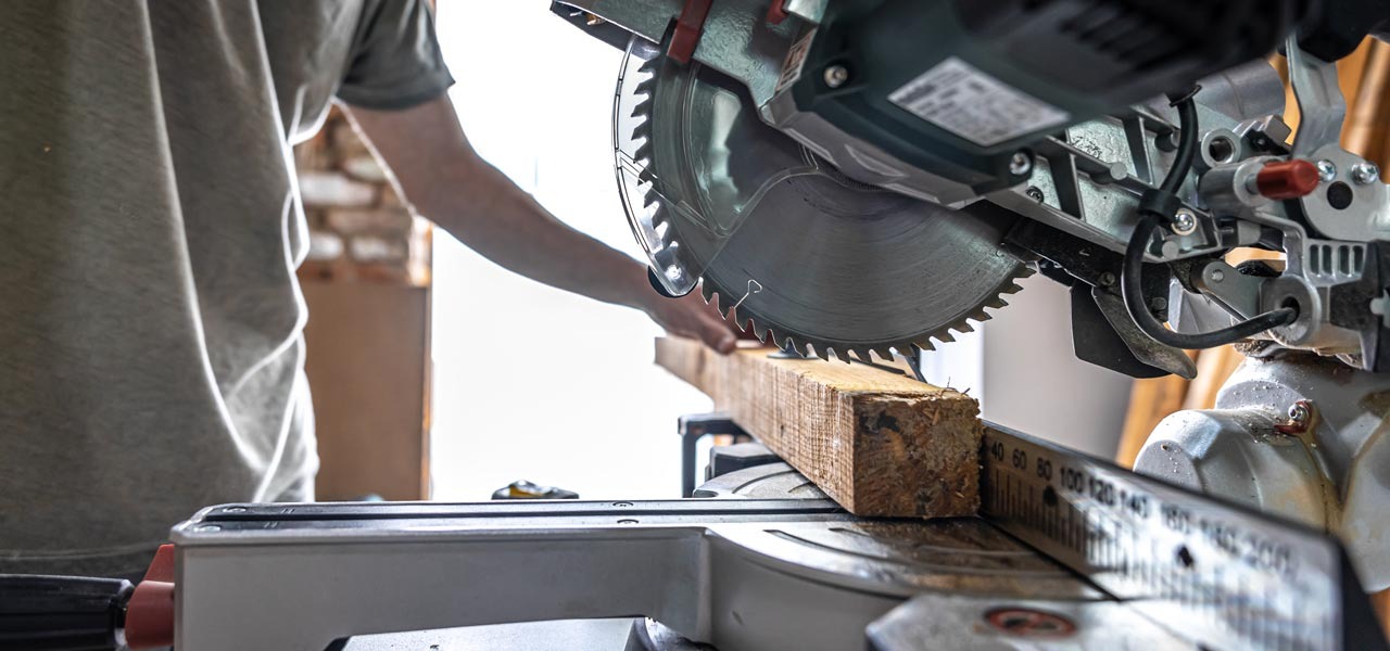 Differenza fra troncatrice per legno e troncatrice per ferro: quale scegliere e quando